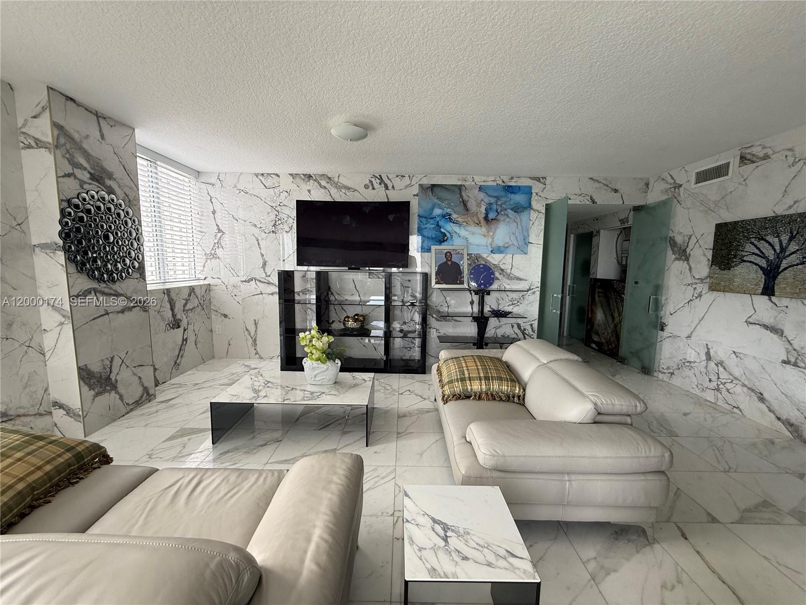 601 NE 23rd St #903, Miami FL 33137