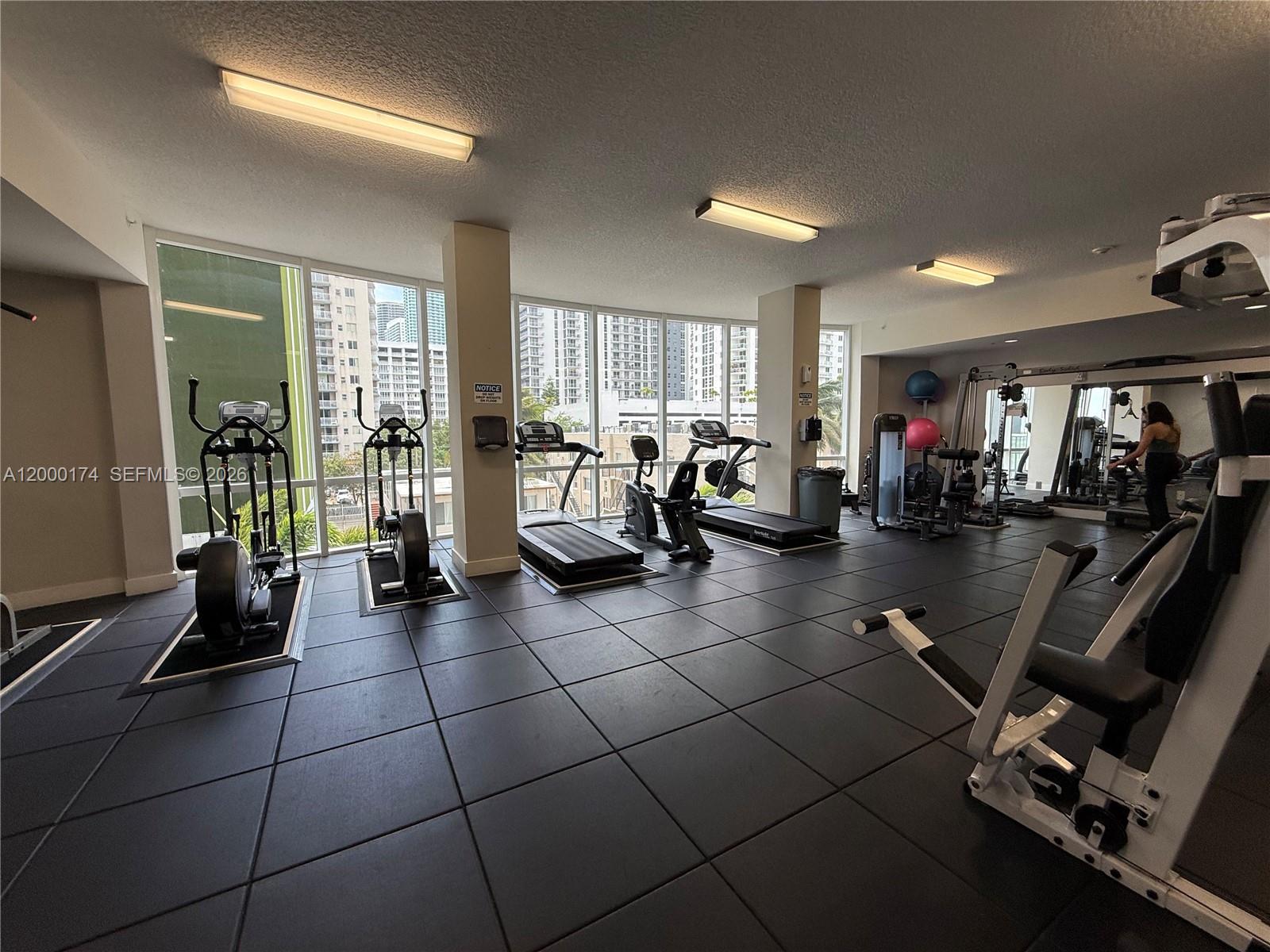 601 NE 23rd St #903, Miami FL 33137
