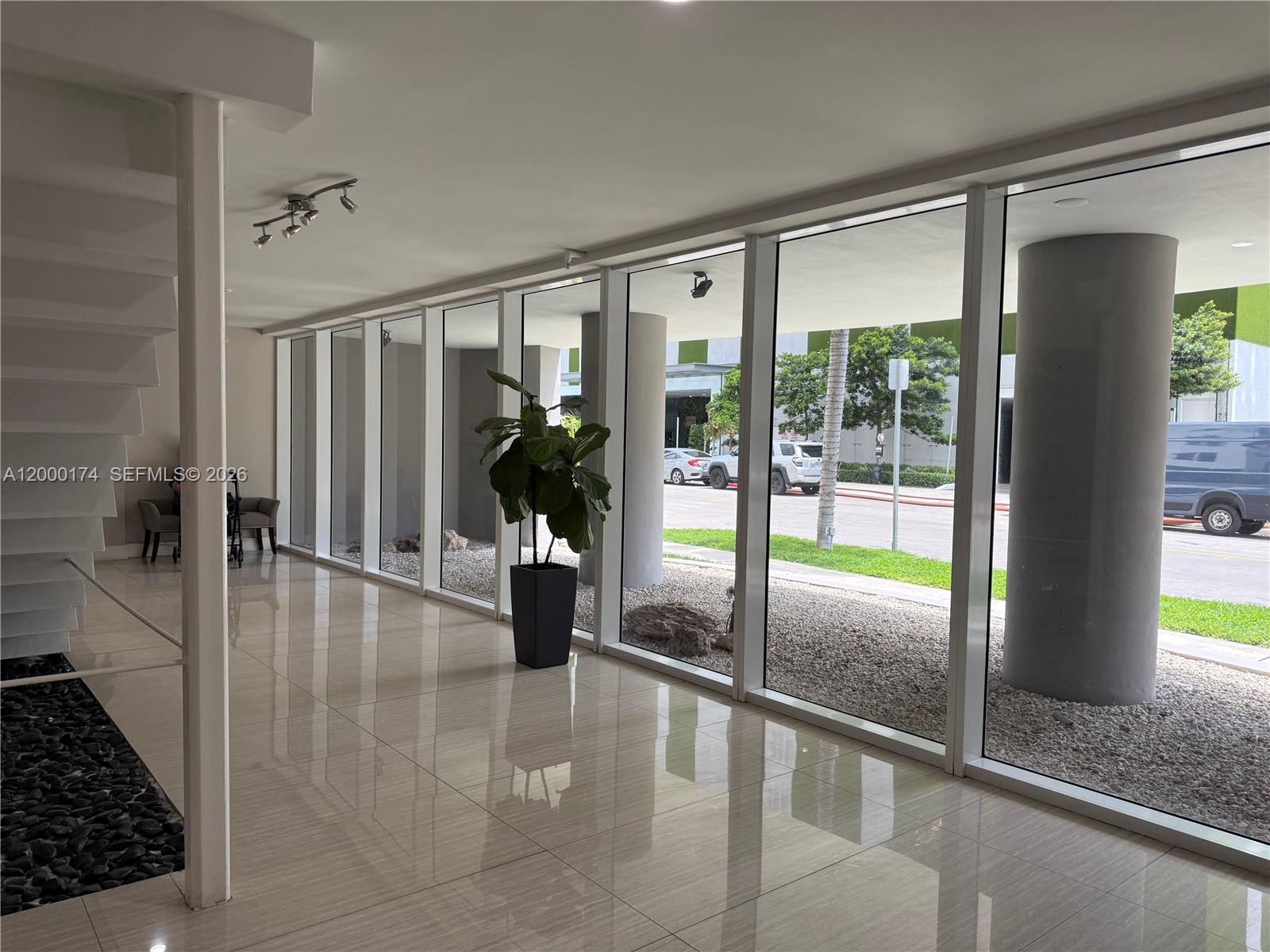 601 NE 23rd St #903, Miami FL 33137