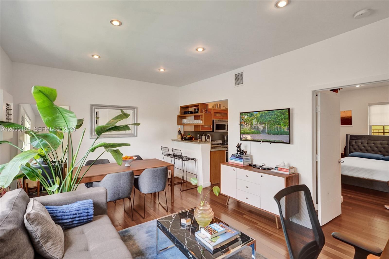 815 Euclid Ave #8, Miami Beach FL 33139