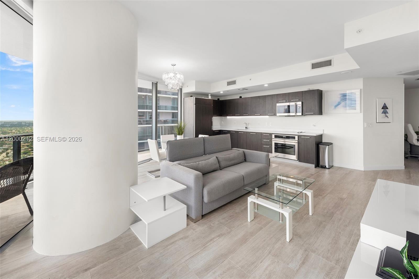 45 SW 9th St #4006, Miami FL 33130