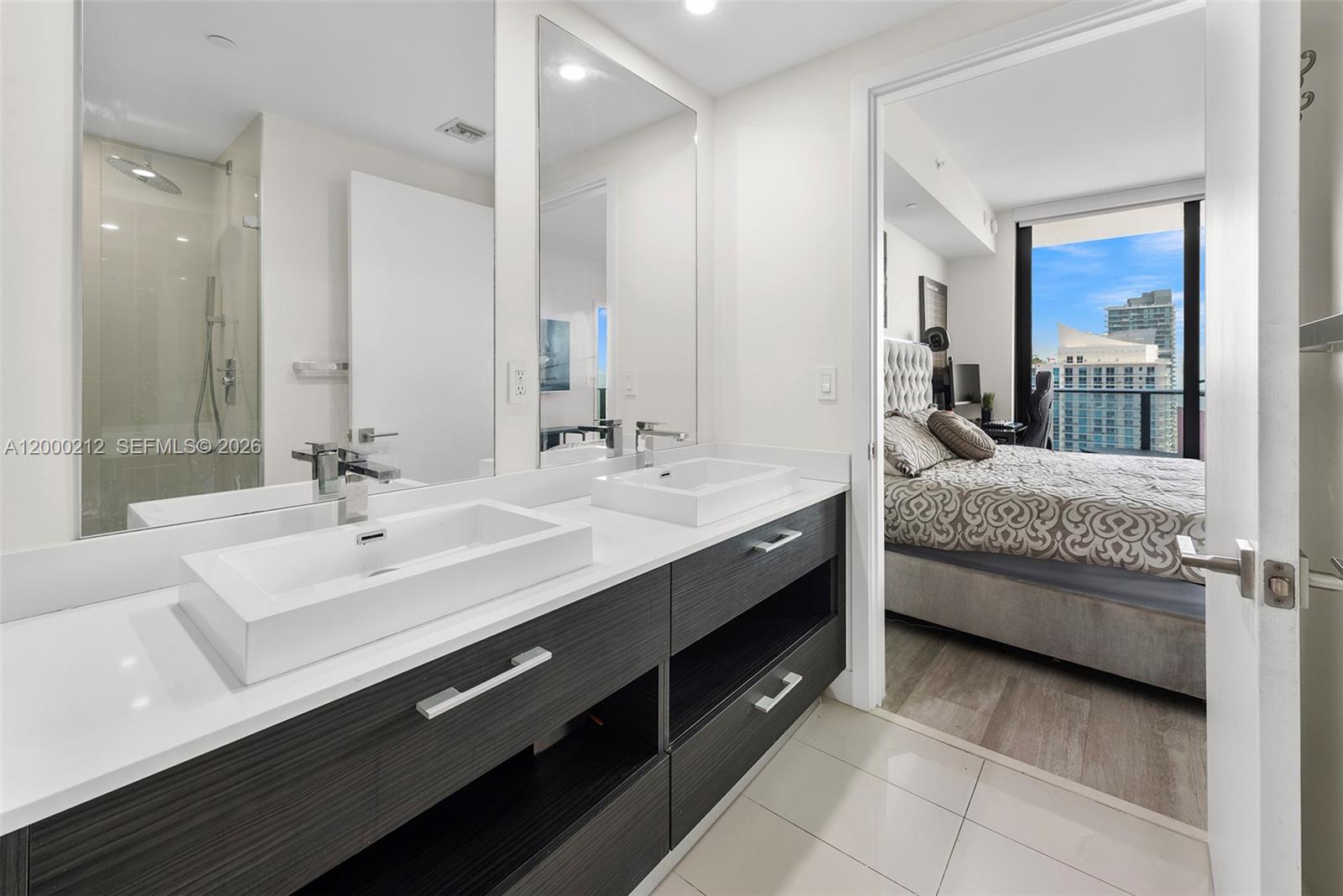 45 SW 9th St #4006, Miami FL 33130