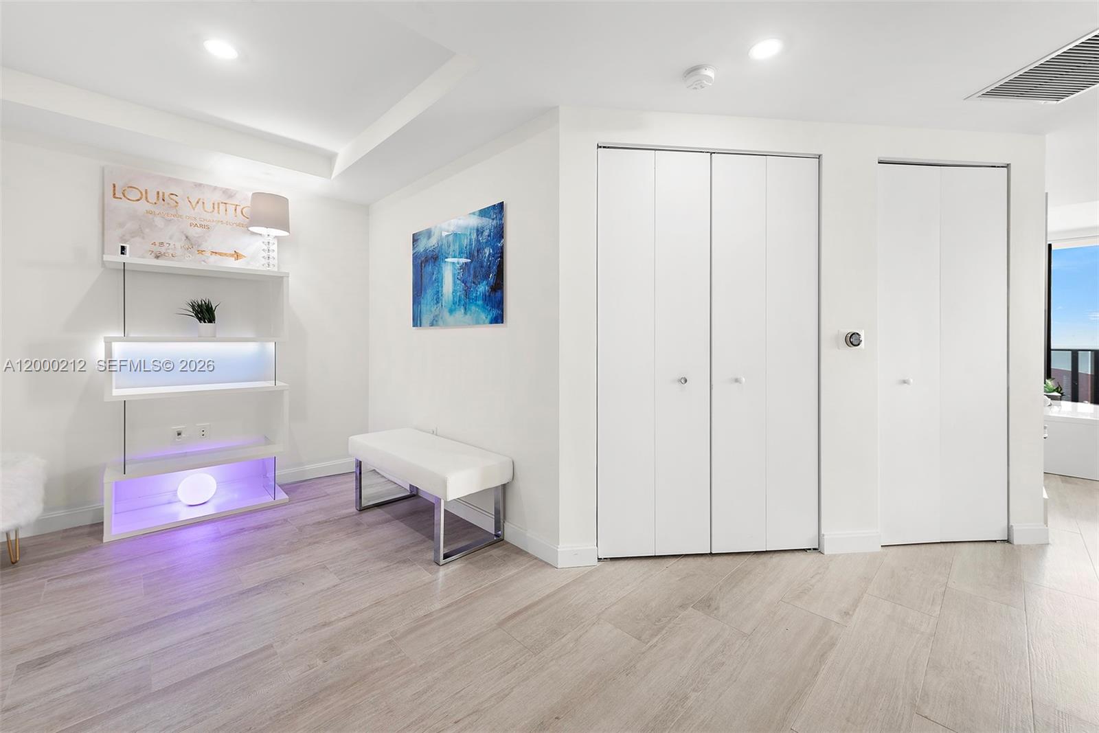 45 SW 9th St #4006, Miami FL 33130