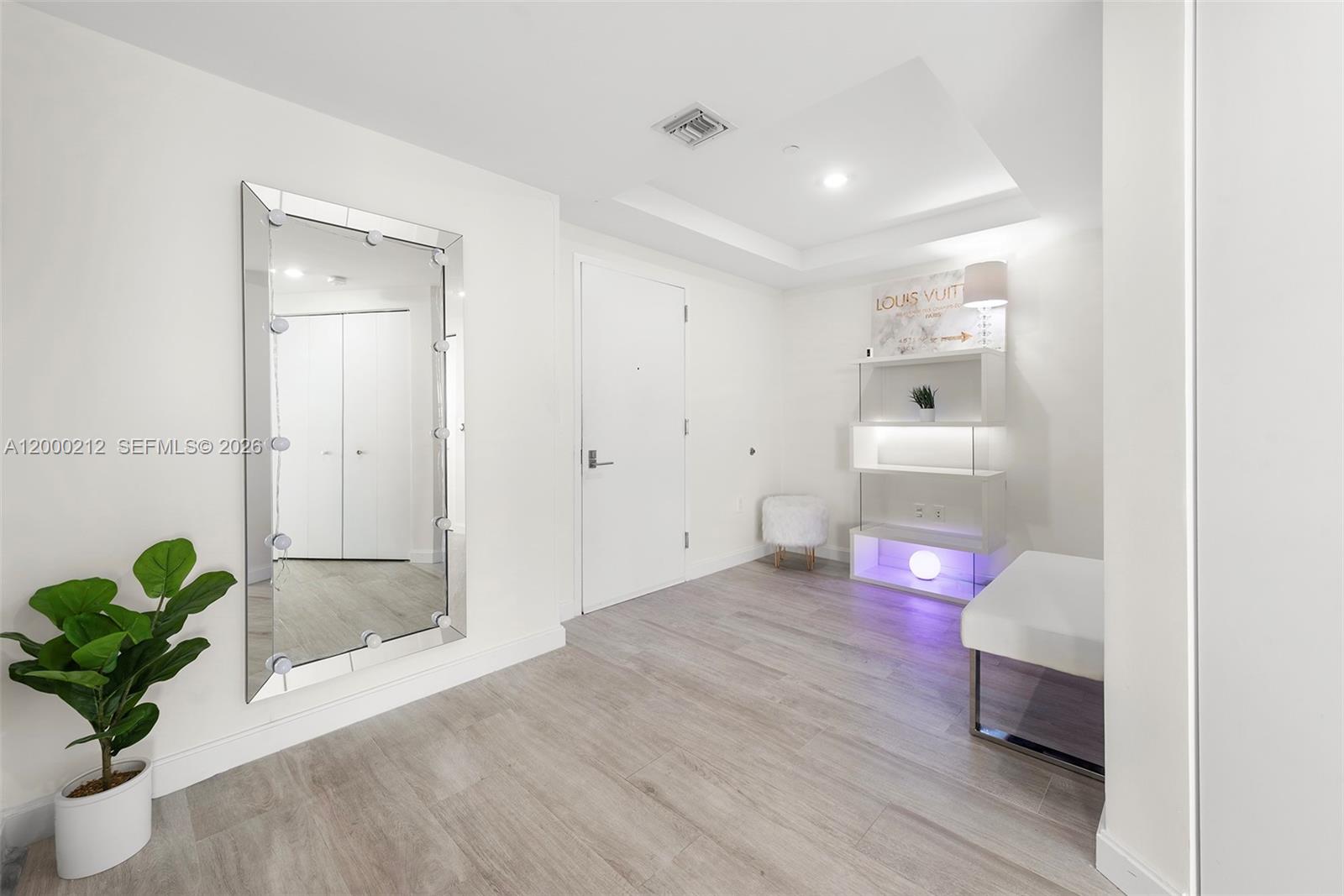 45 SW 9th St #4006, Miami FL 33130