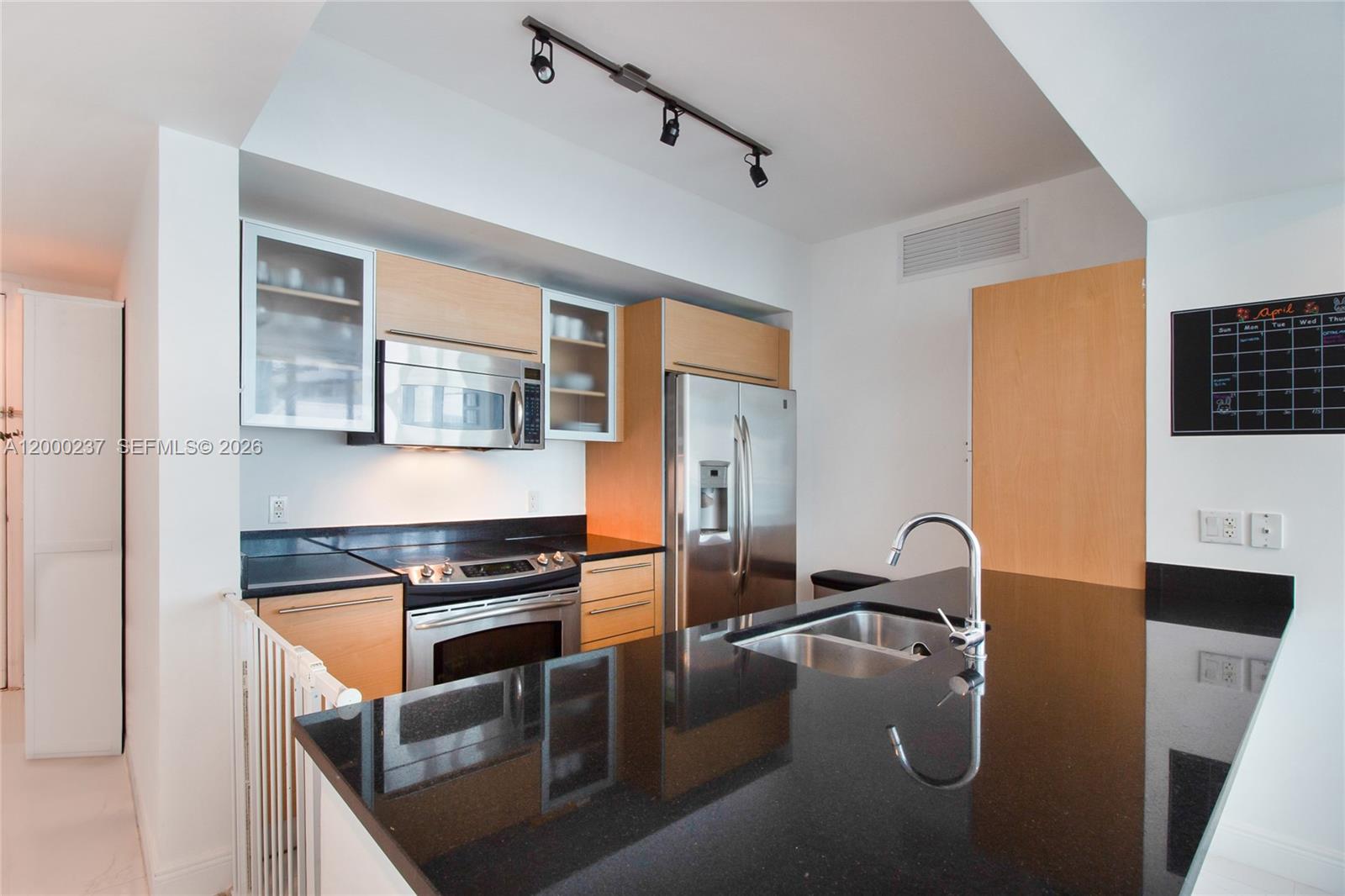 951 BRICKELL AVE #1410, Miami FL 33131