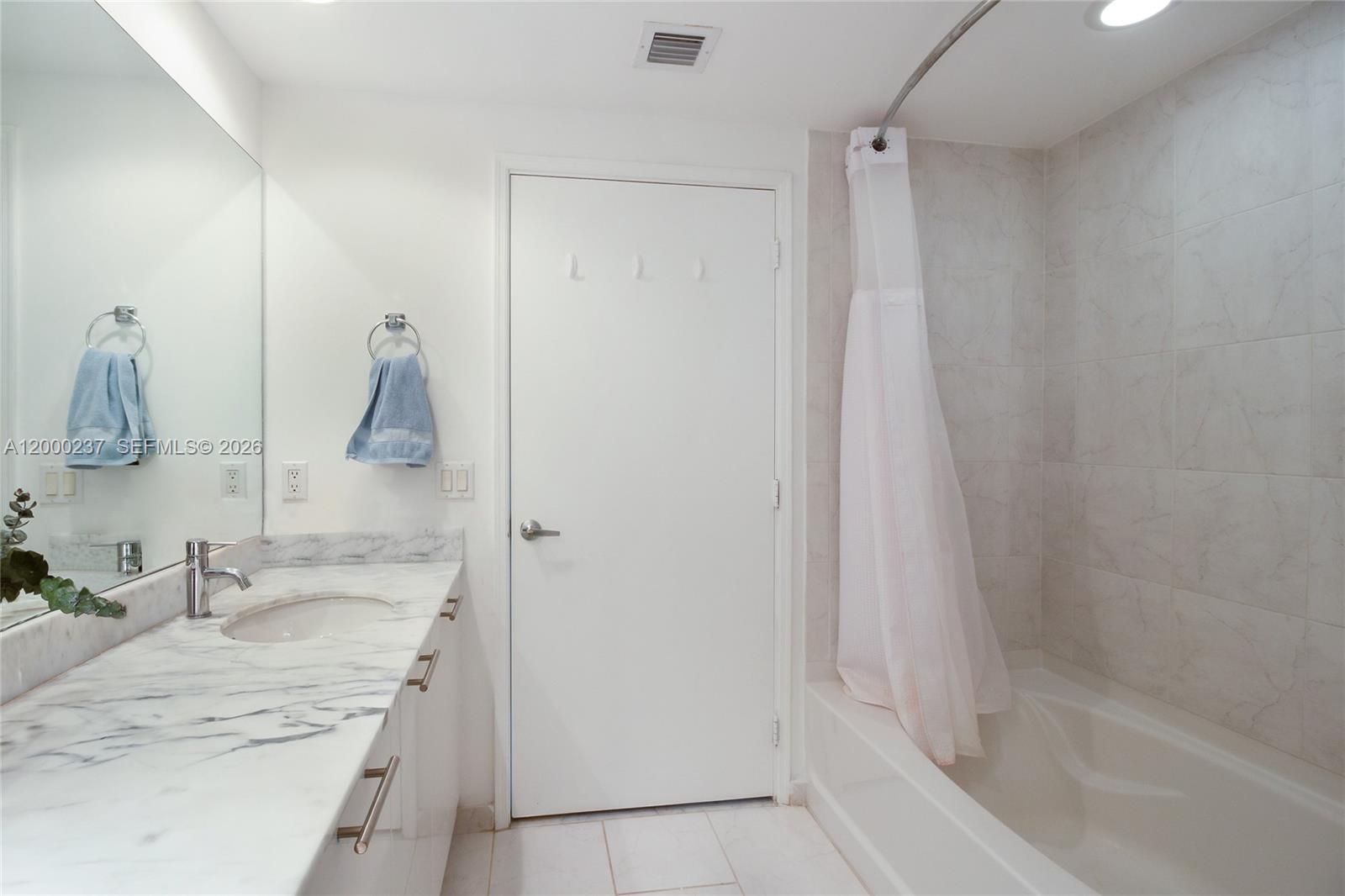 951 BRICKELL AVE #1410, Miami FL 33131
