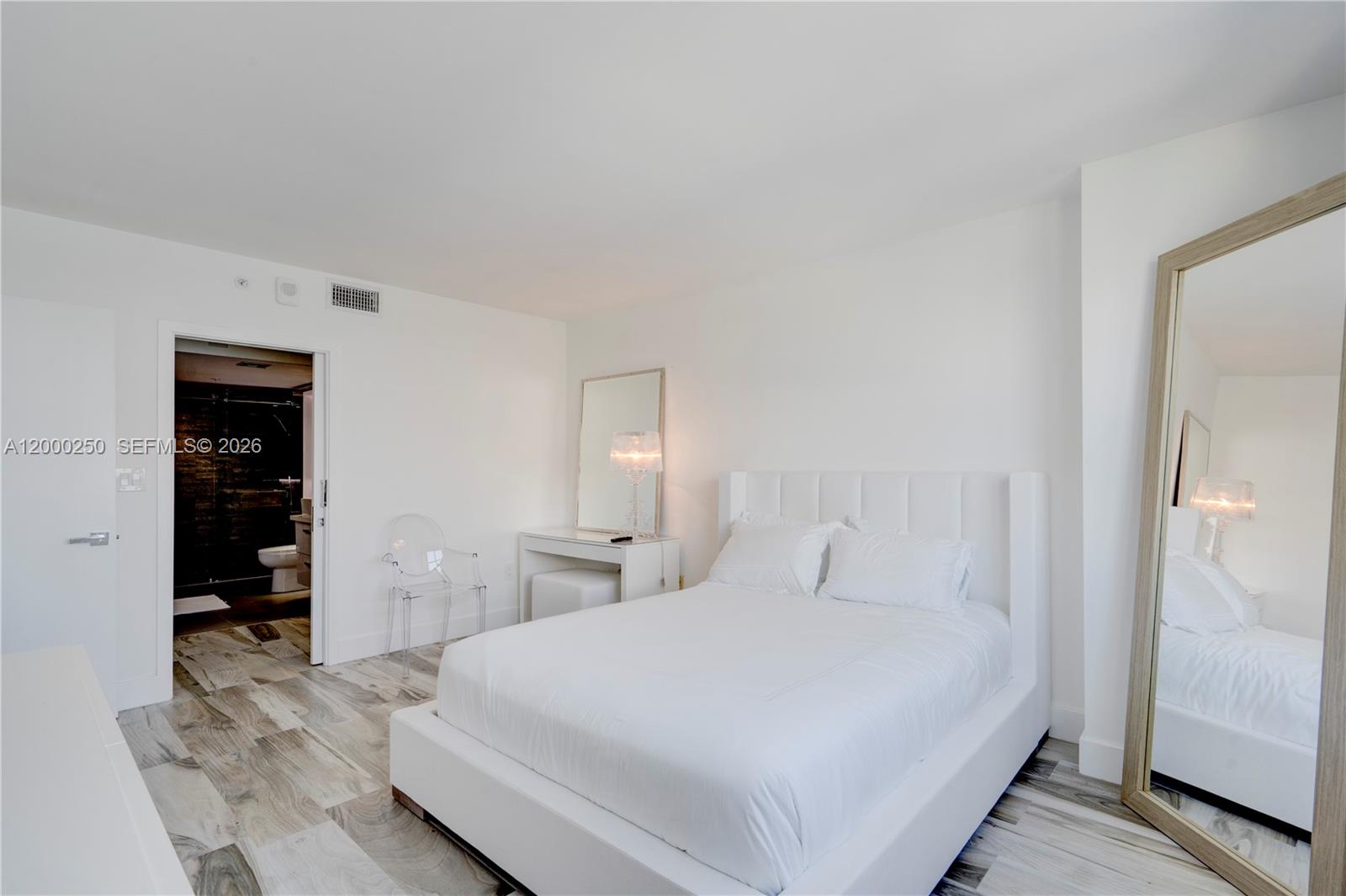 90 Alton Rd #2010, Miami Beach FL 33139