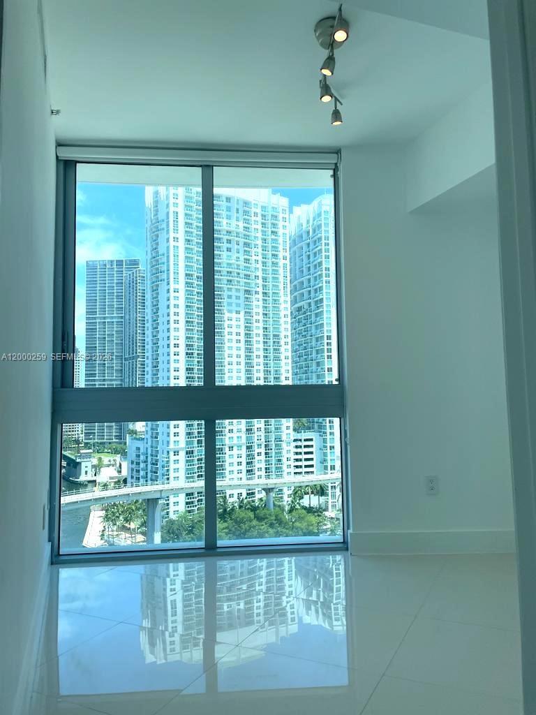 350 S Miami Ave #1702, Miami FL 33130