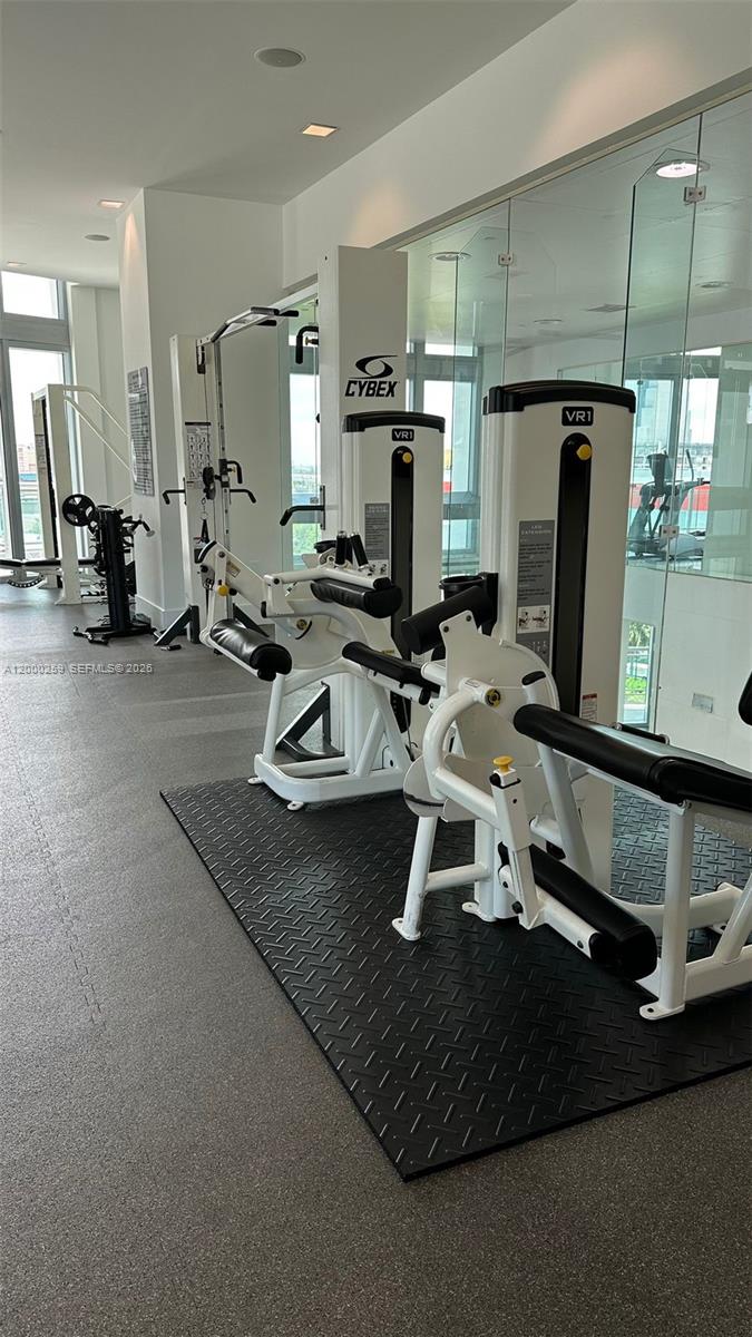 350 S Miami Ave #1702, Miami FL 33130