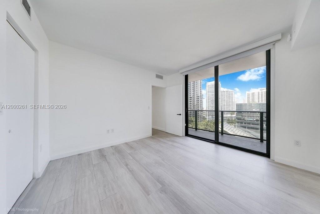 45 SW 9th St #1808, Miami FL 33130