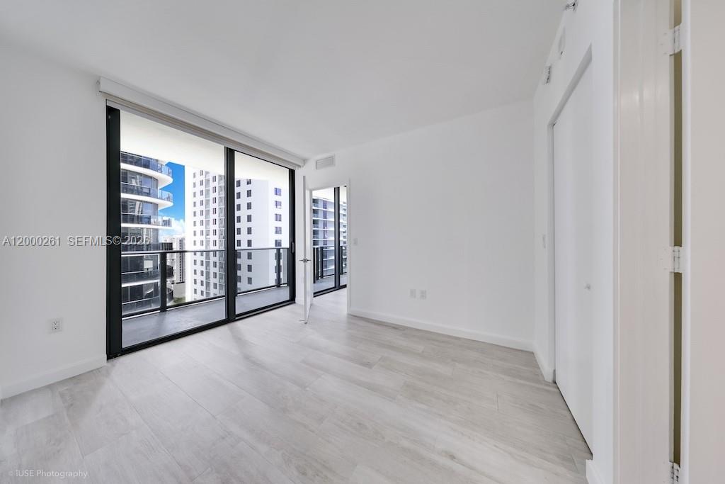 45 SW 9th St #1808, Miami FL 33130