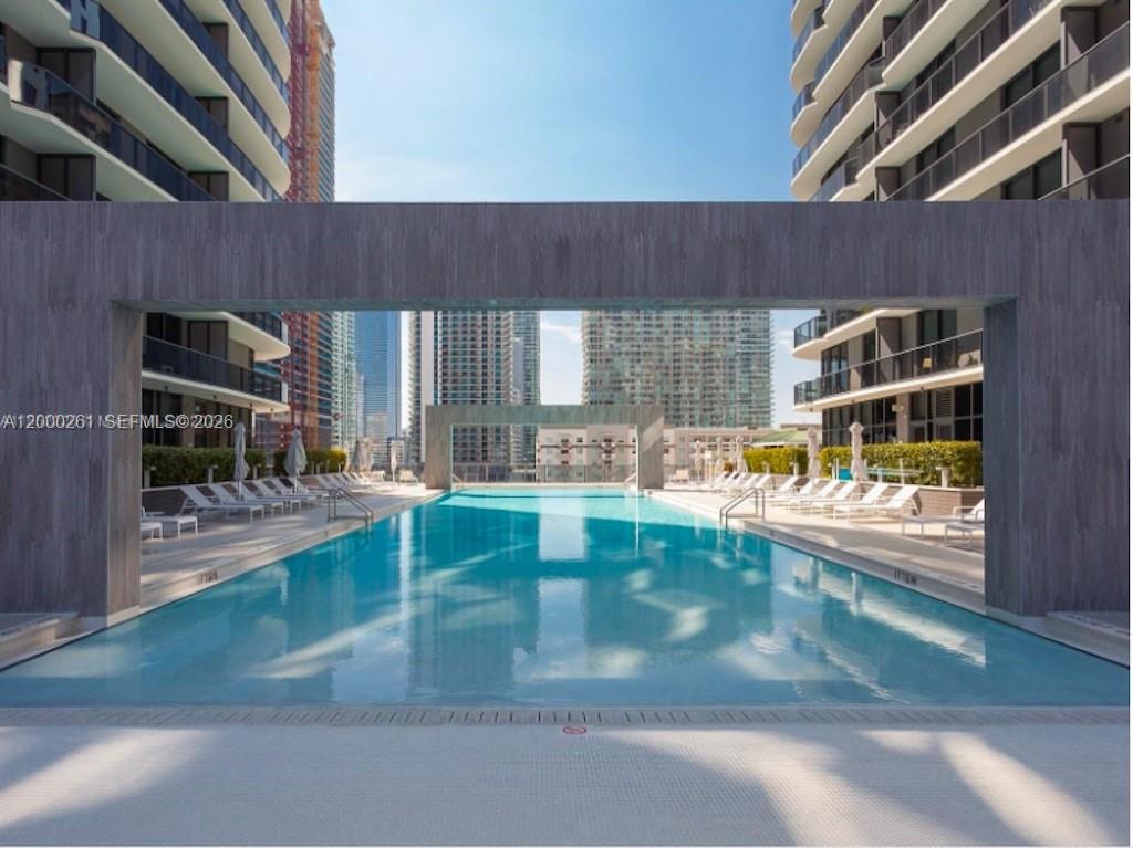 45 SW 9th St #1808, Miami FL 33130