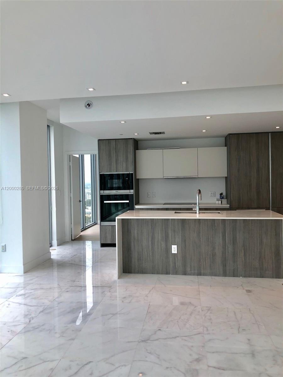 2900 NE 7 AVE #2907, Miami FL 33137