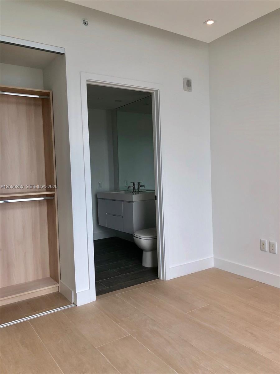 2900 NE 7 AVE #2907, Miami FL 33137