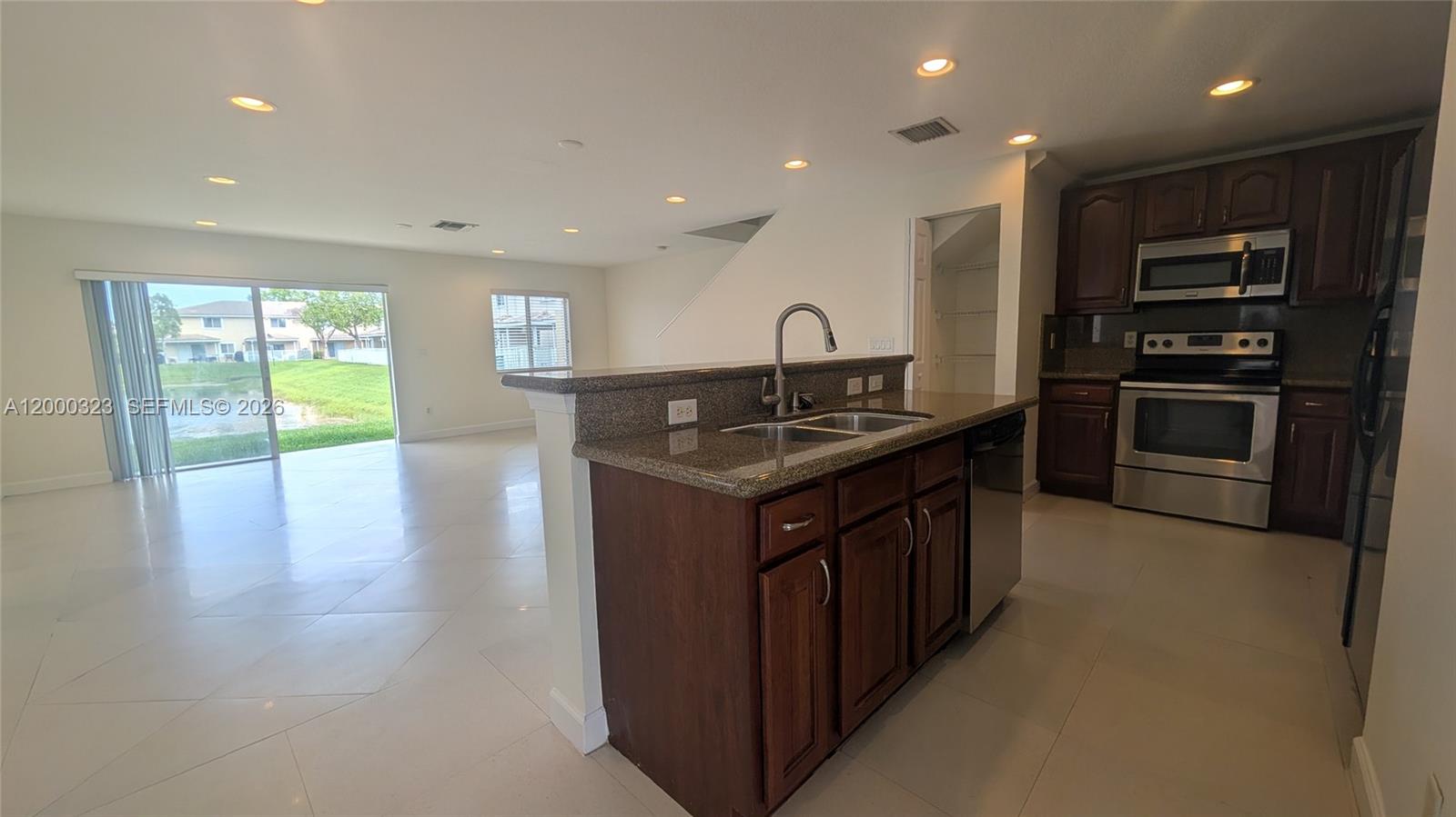 5910 Royal Way #----, Tamarac FL 33321