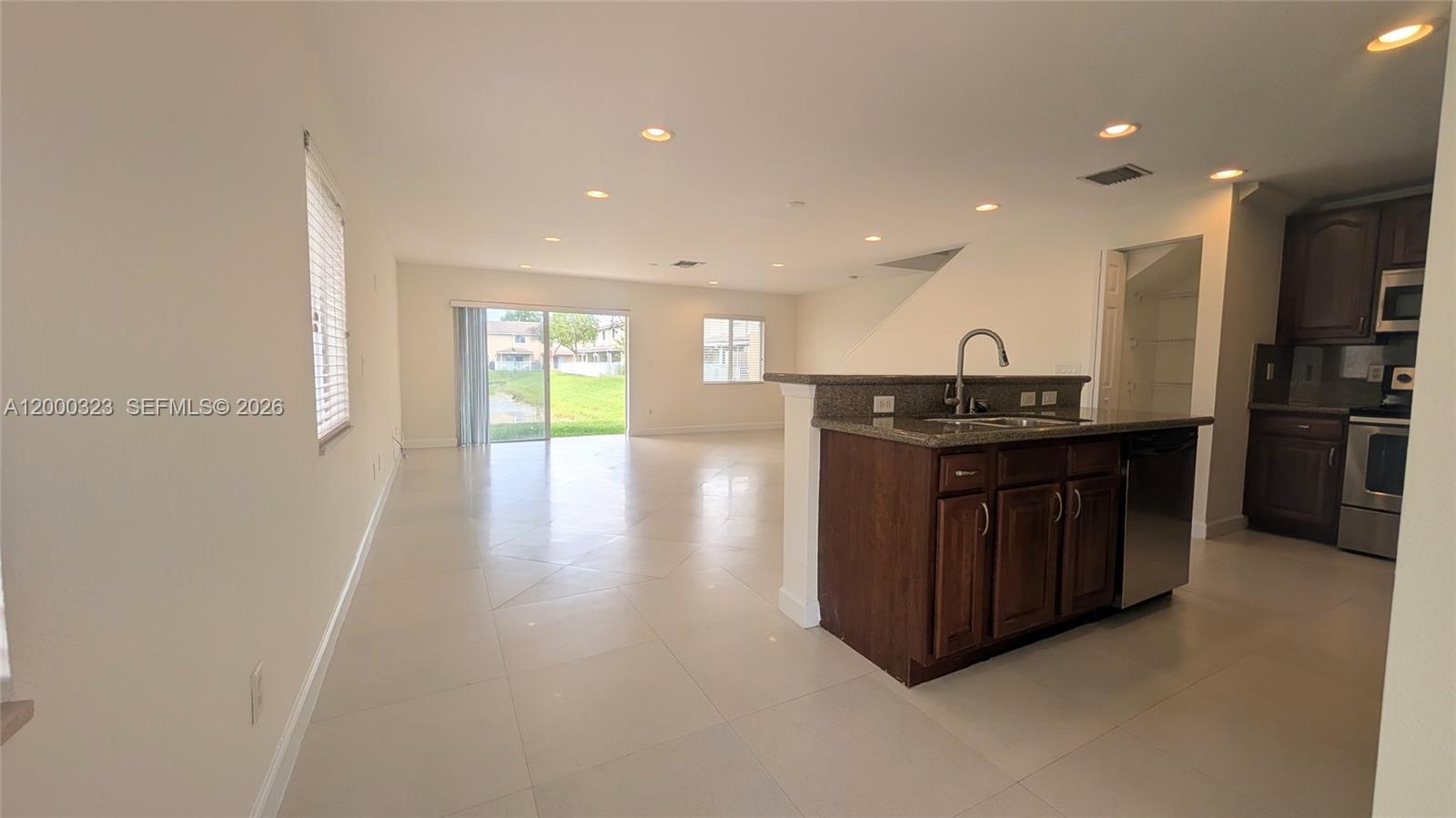5910 Royal Way #----, Tamarac FL 33321