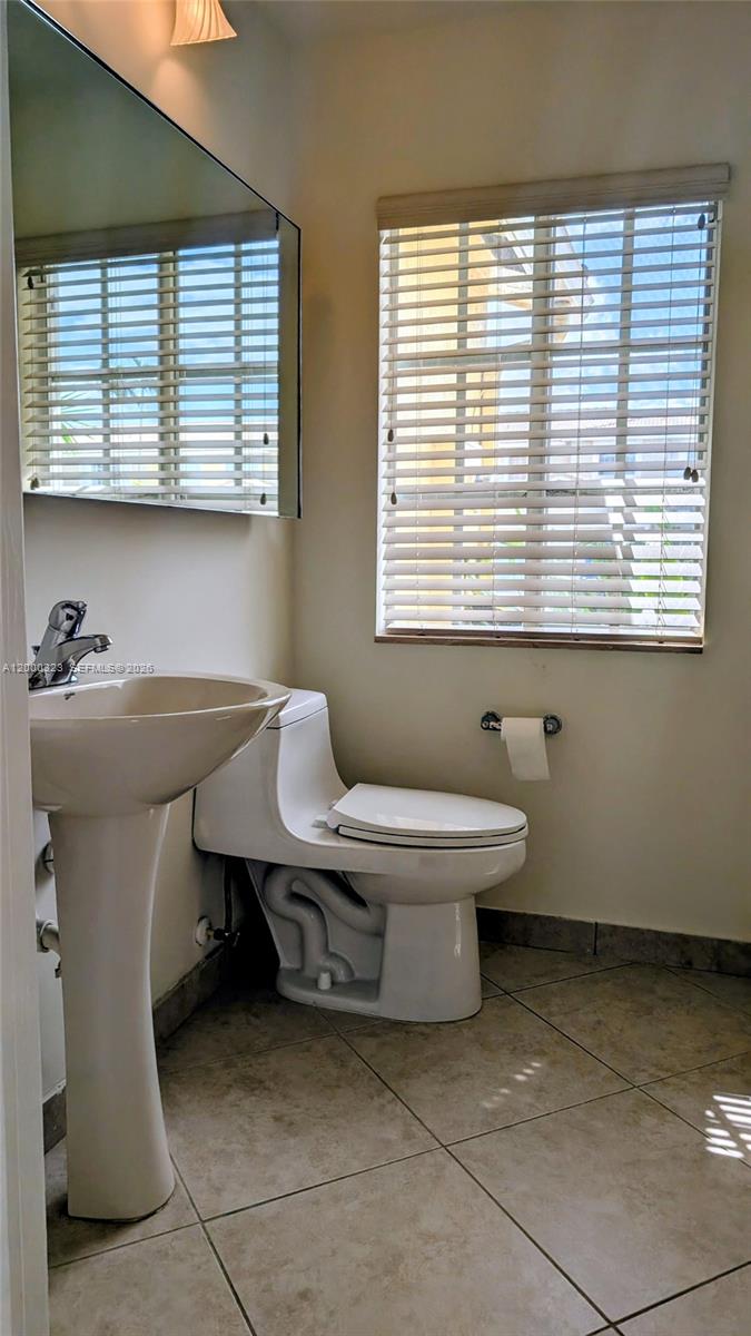 5910 Royal Way #----, Tamarac FL 33321