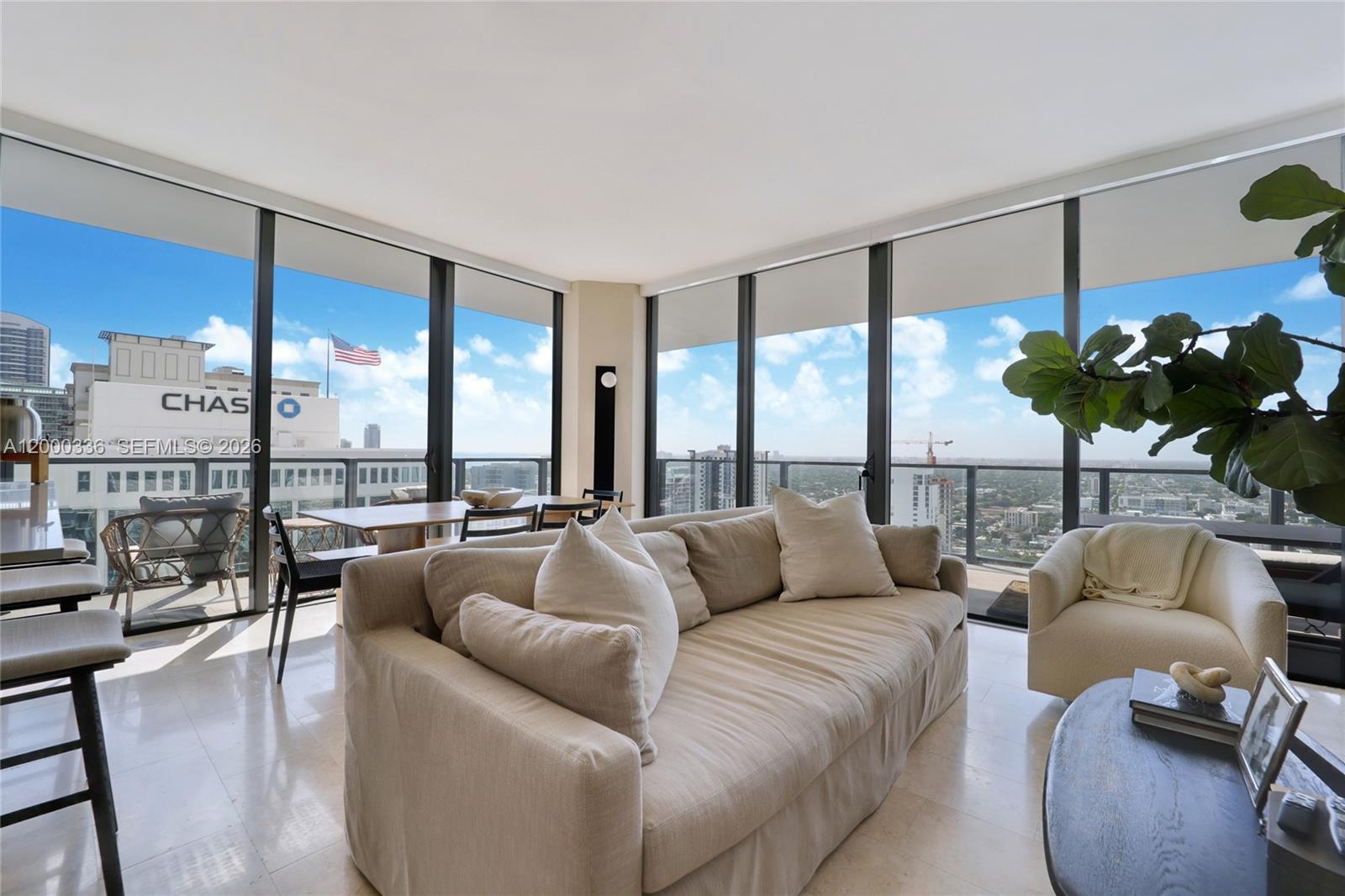 88 SW 7th St #2602, Miami FL 33130