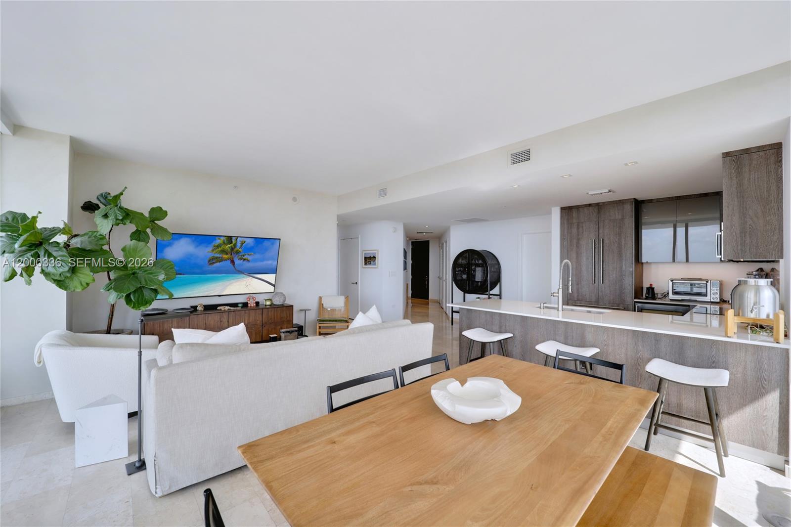 88 SW 7th St #2602, Miami FL 33130