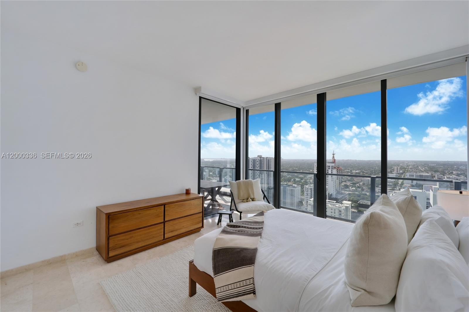 88 SW 7th St #2602, Miami FL 33130