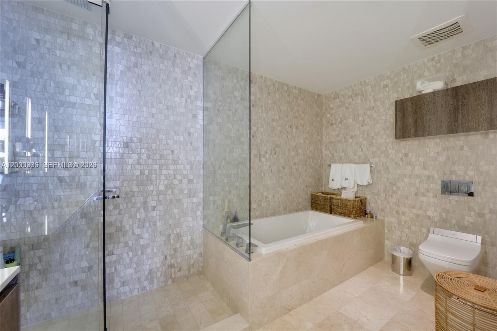 88 SW 7th St #2602, Miami FL 33130