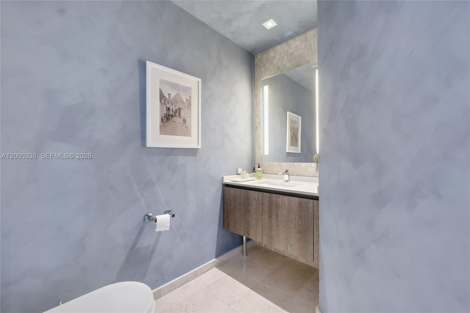 88 SW 7th St #2602, Miami FL 33130