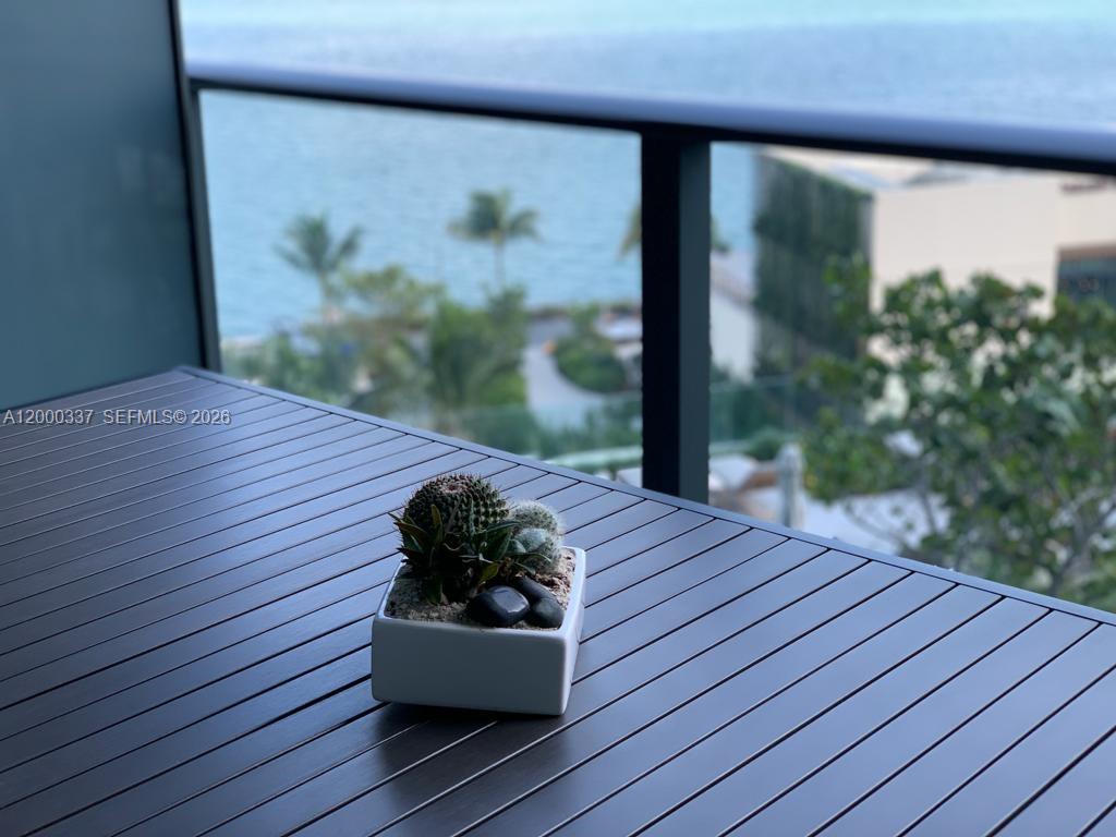 650 NE 32 St #705, Miami FL 33137
