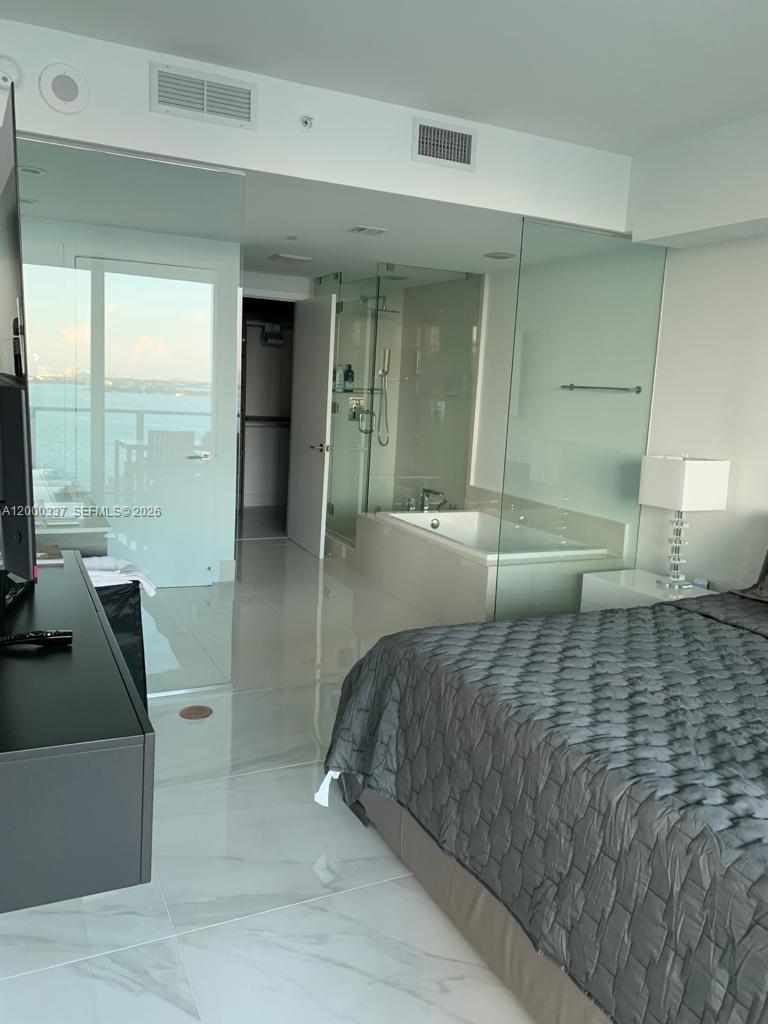 650 NE 32 St #705, Miami FL 33137