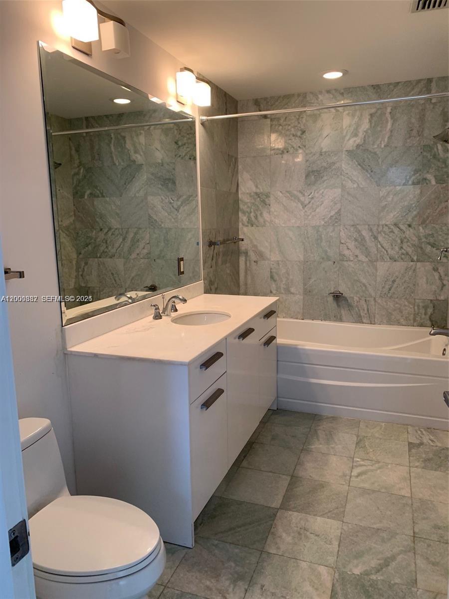 1050 BRICKELL AV #1408, Miami FL 33131