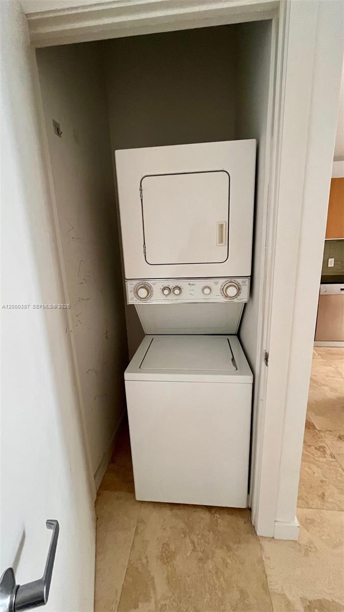 1050 BRICKELL AV #1408, Miami FL 33131