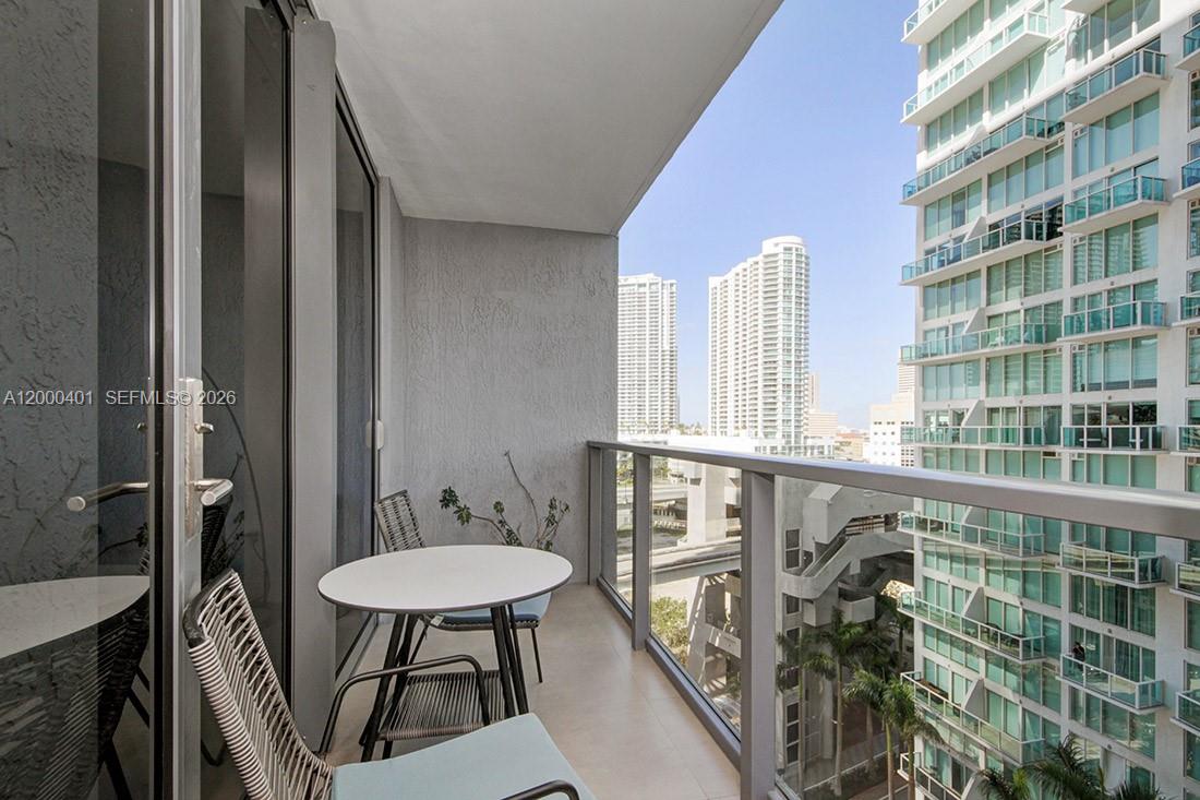 31 SE 6th St #1206, Miami FL 33131