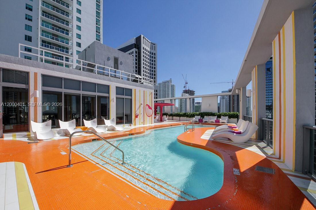 31 SE 6th St #1206, Miami FL 33131