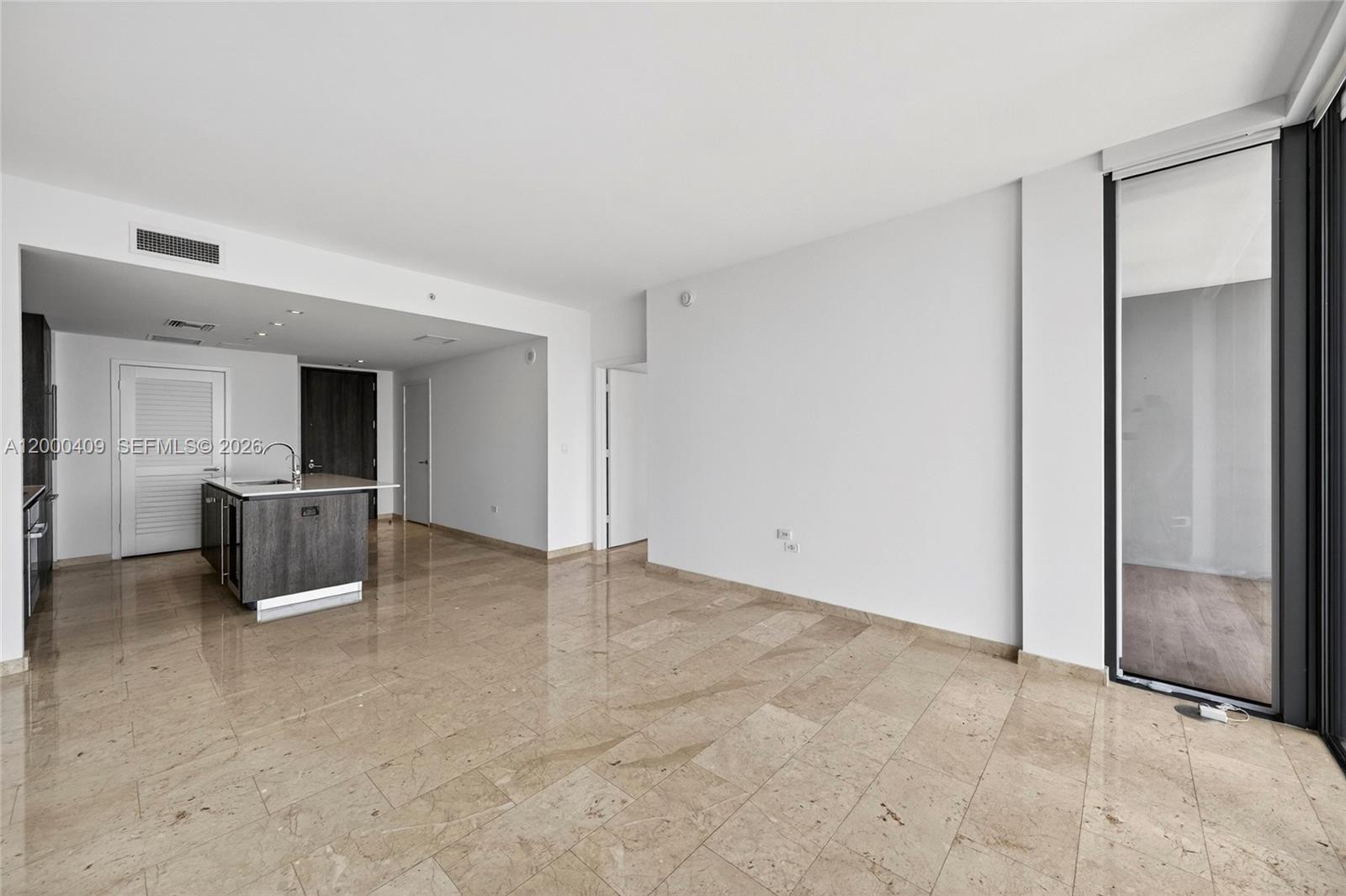 68 SE 6th St #3906, Miami FL 33131