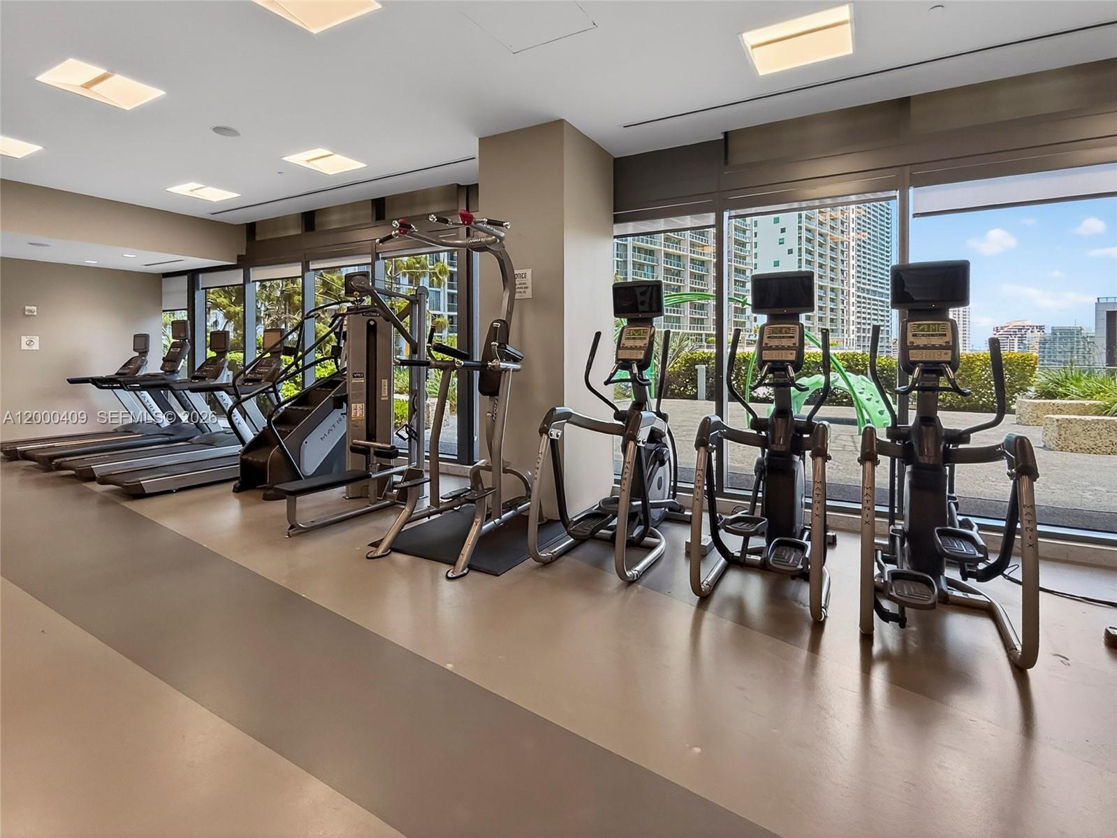 68 SE 6th St #3906, Miami FL 33131