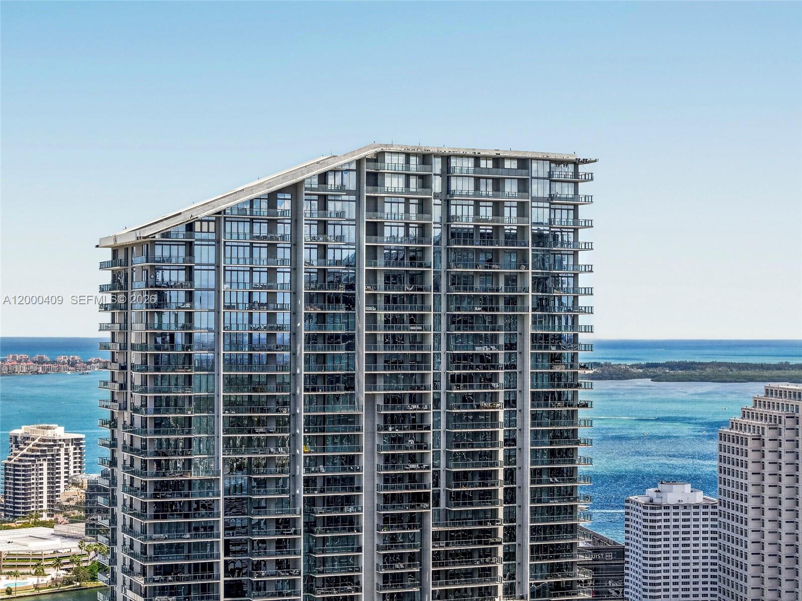 68 SE 6th St #3906, Miami FL 33131