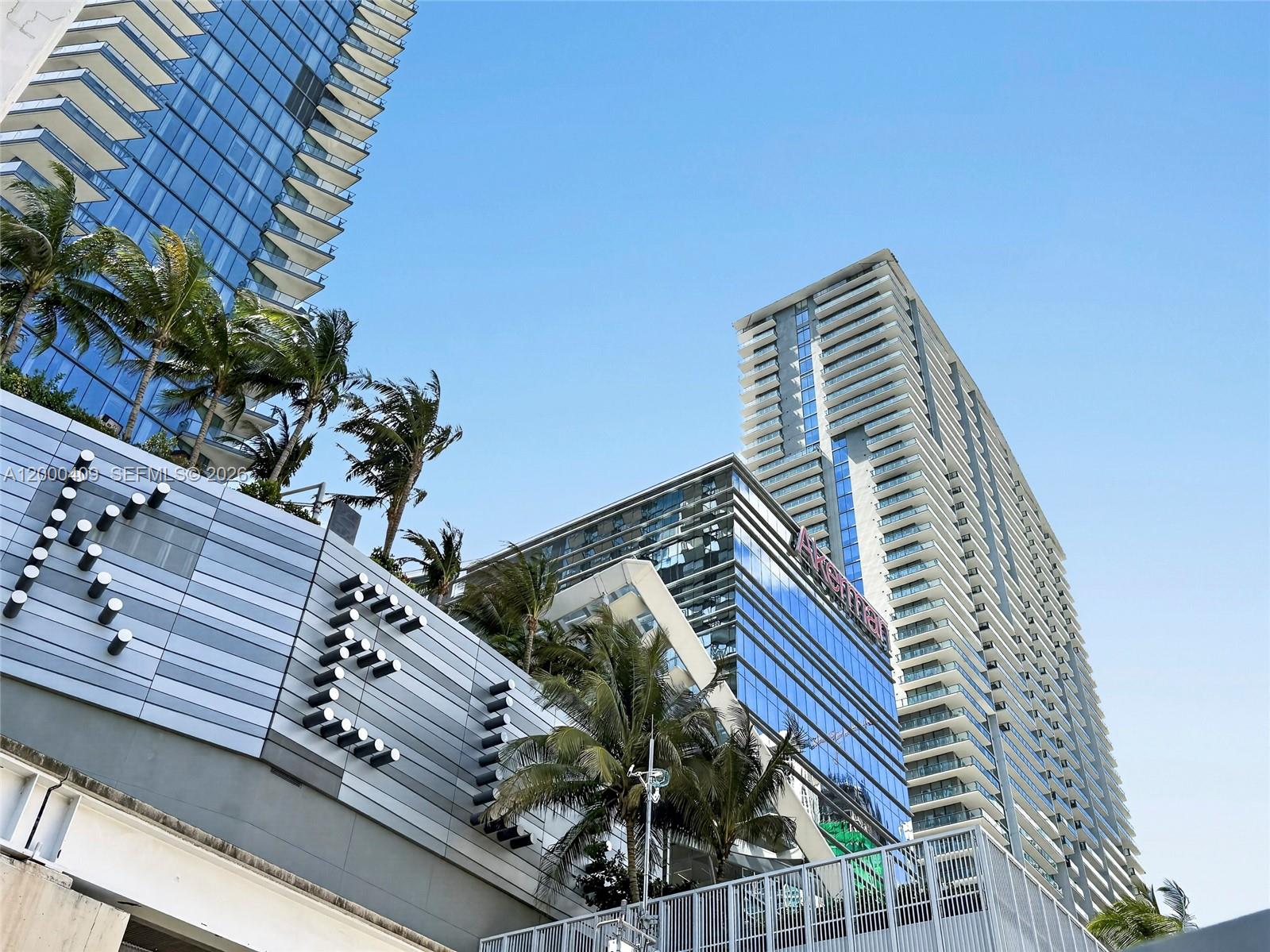 68 SE 6th St #3906, Miami FL 33131