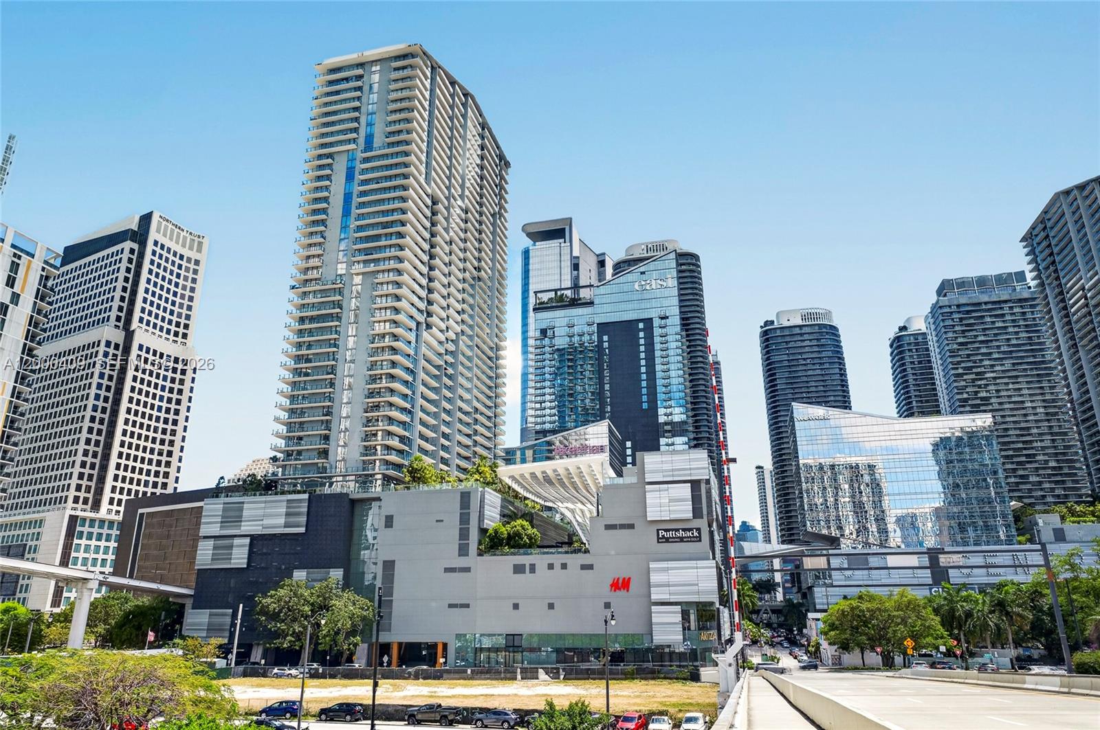 68 SE 6th St #3906, Miami FL 33131