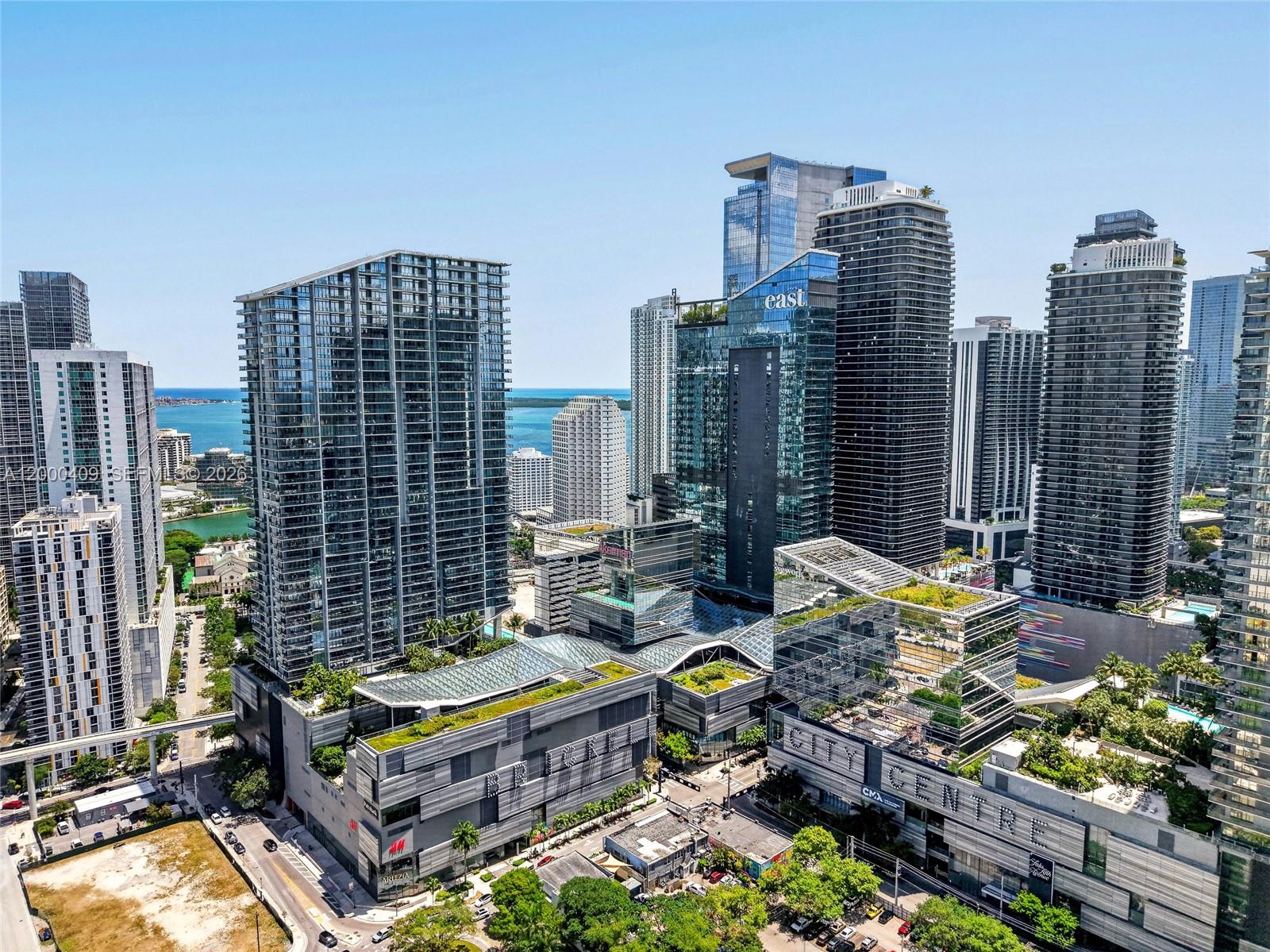 68 SE 6th St #3906, Miami FL 33131