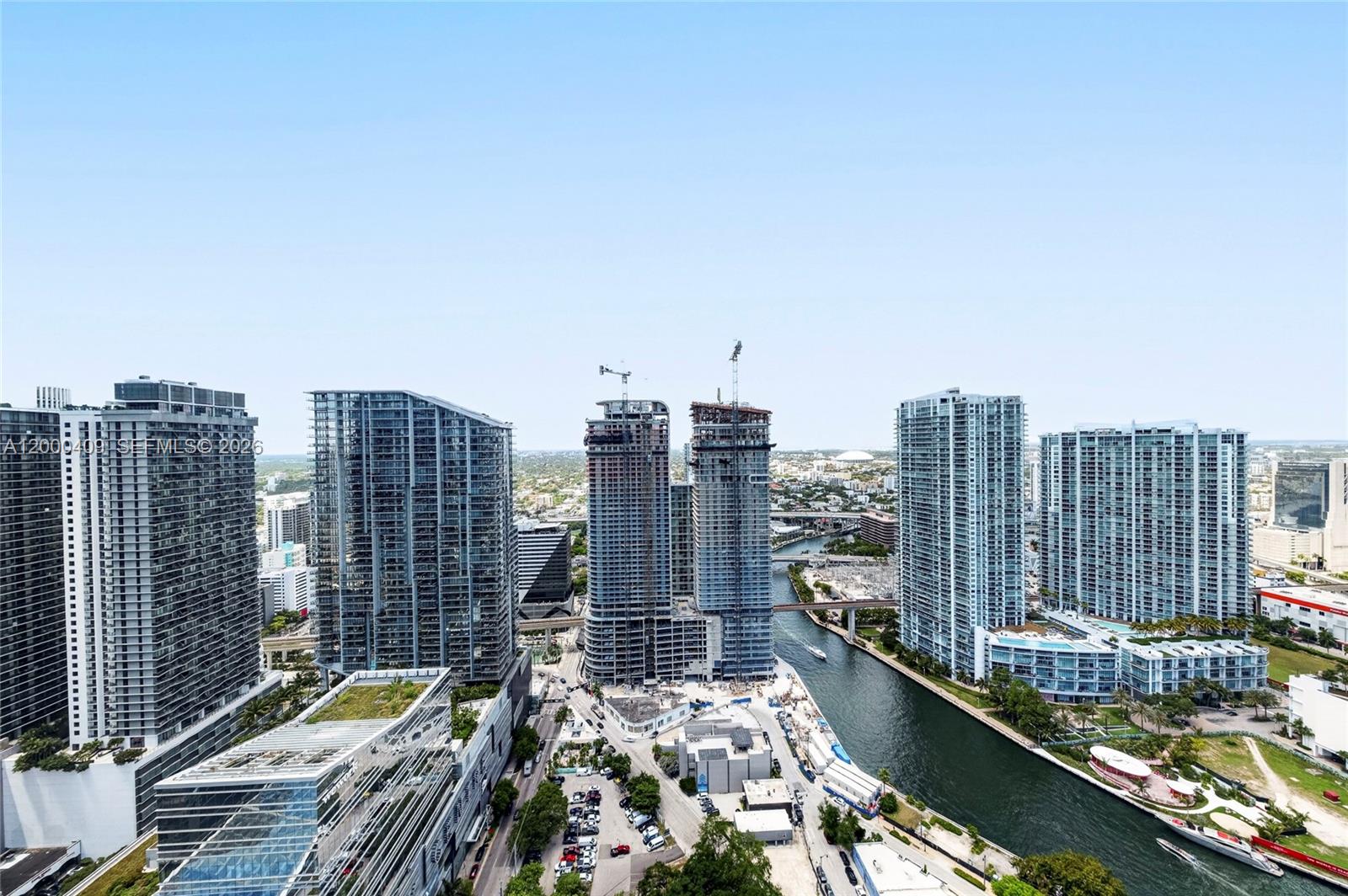 68 SE 6th St #3906, Miami FL 33131