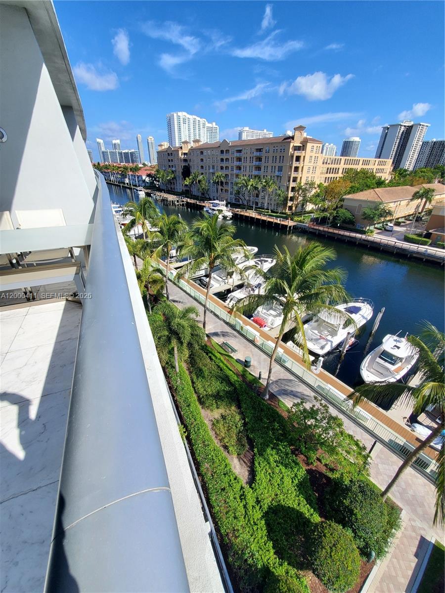 Aventura FL 33180 - A12000411