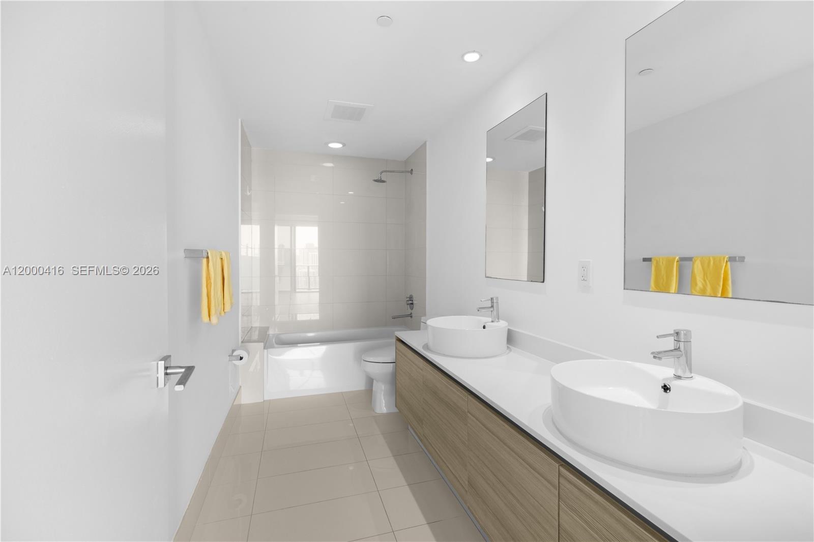 121 NE 34th St #2602, Miami FL 33137