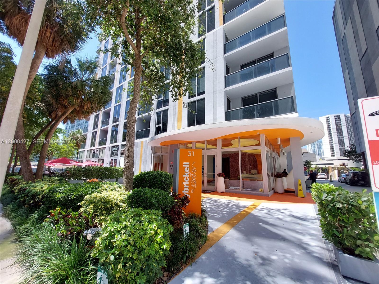 31 SE 6th St #403, Miami FL 33131
