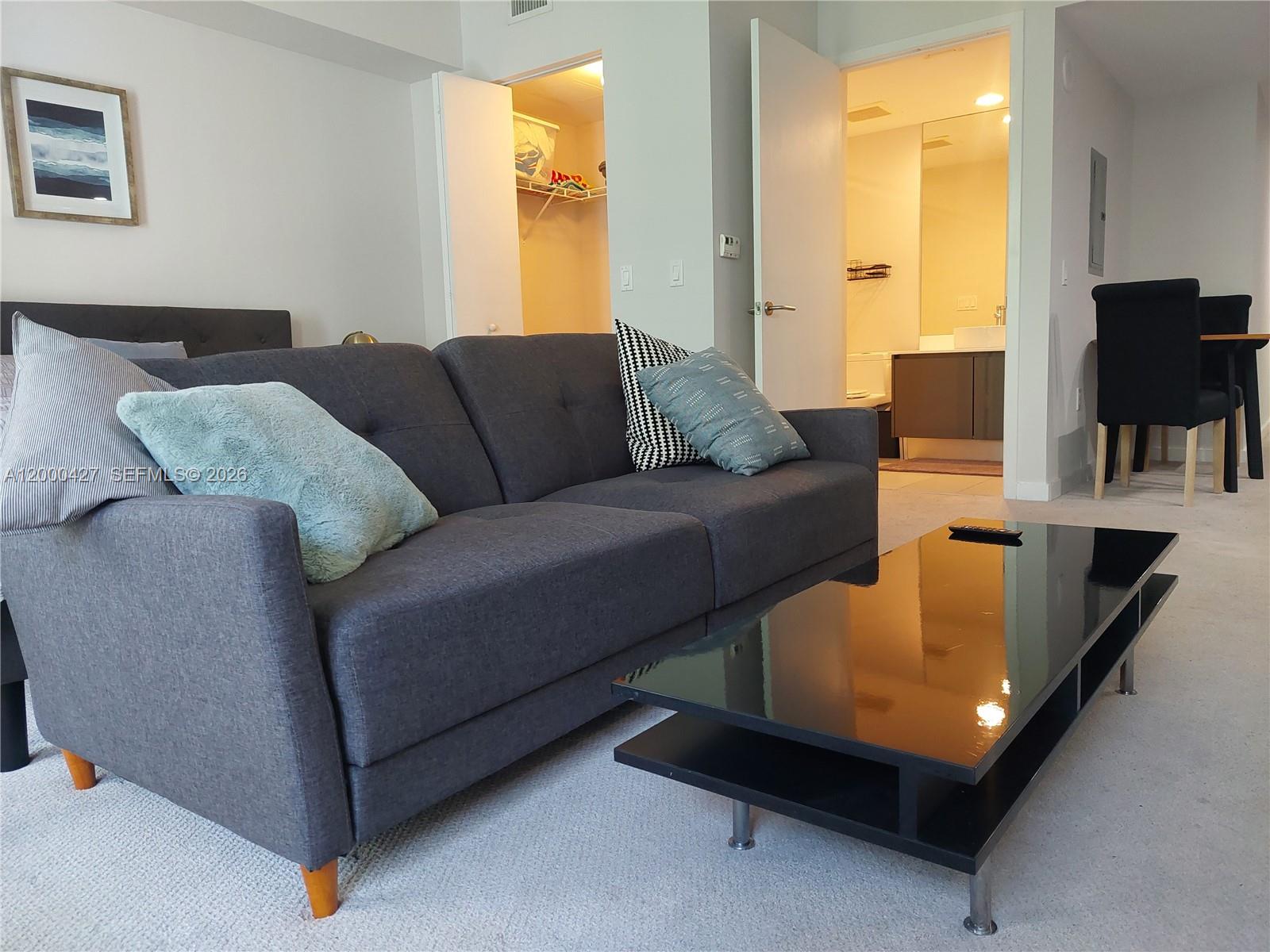 31 SE 6th St #403, Miami FL 33131