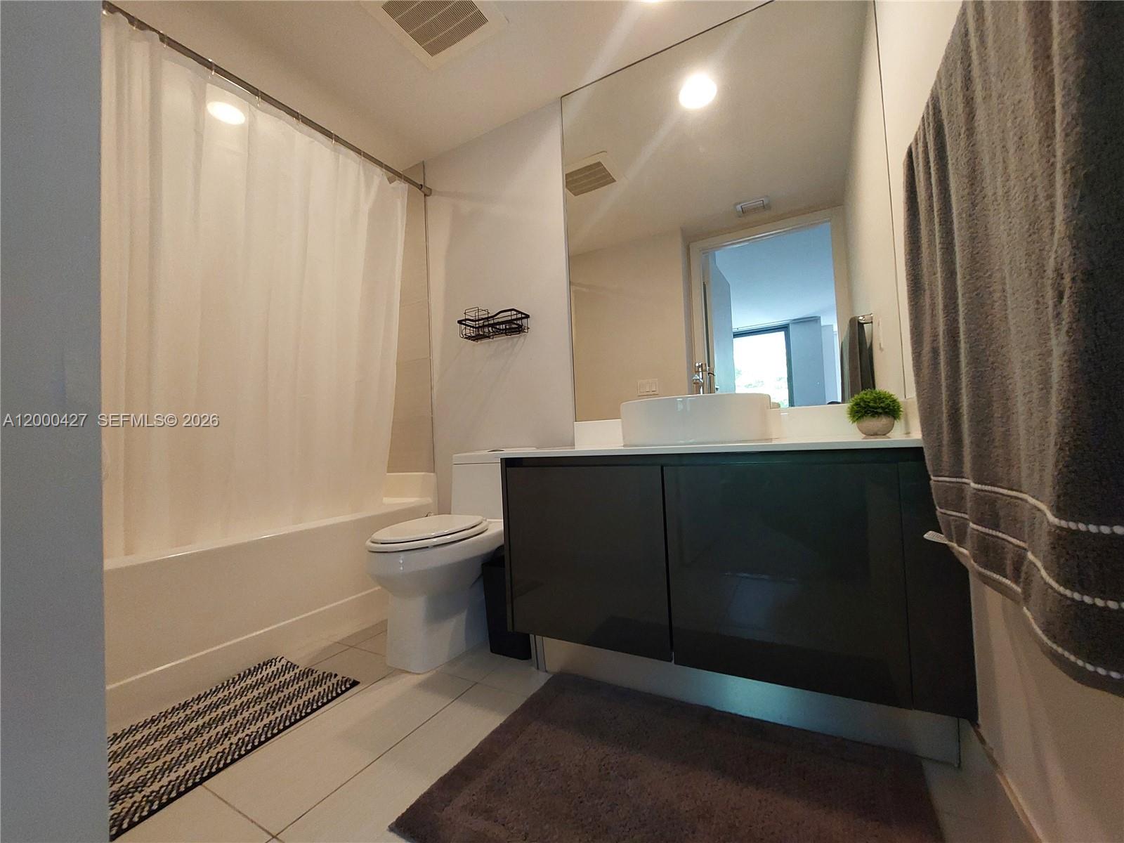 31 SE 6th St #403, Miami FL 33131