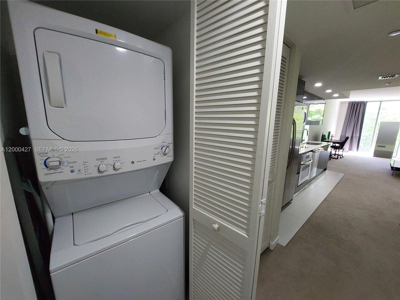 31 SE 6th St #403, Miami FL 33131