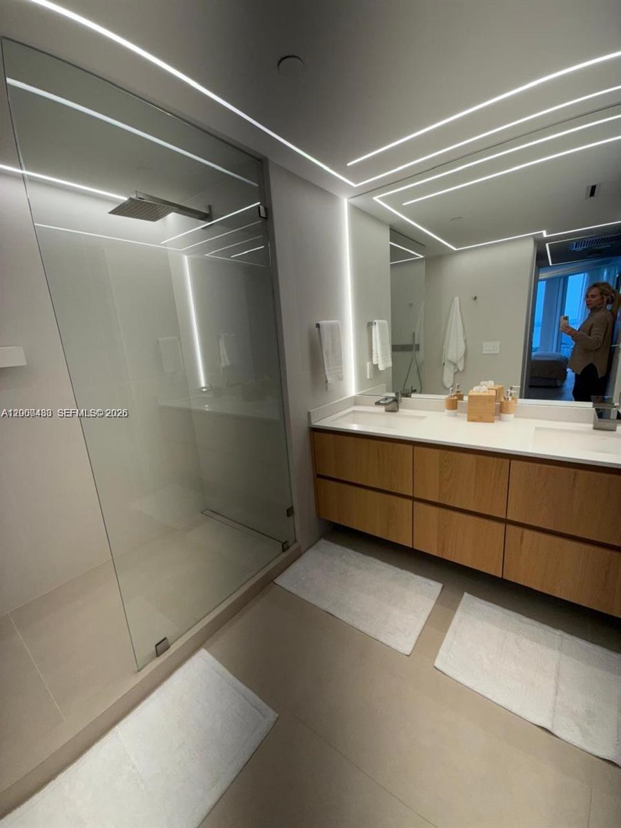 4775 Collins Ave #3706, Miami Beach FL 33140