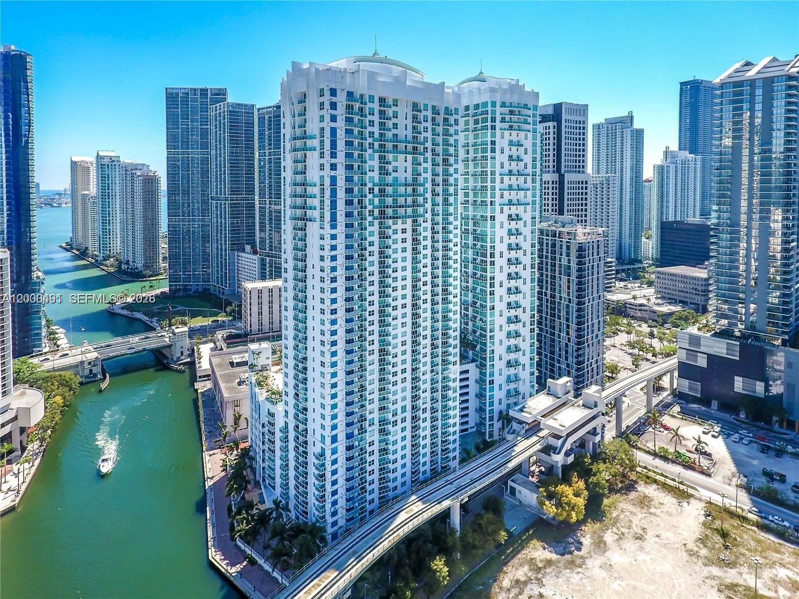 31 SE 5th St #4212, Miami FL 33131