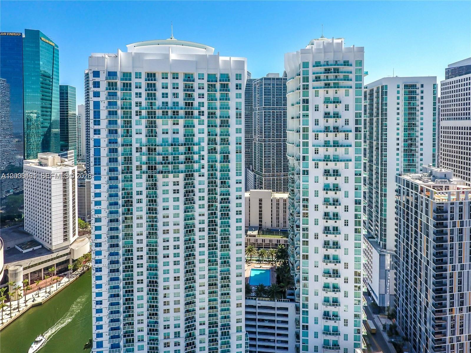 31 SE 5th St #4212, Miami FL 33131