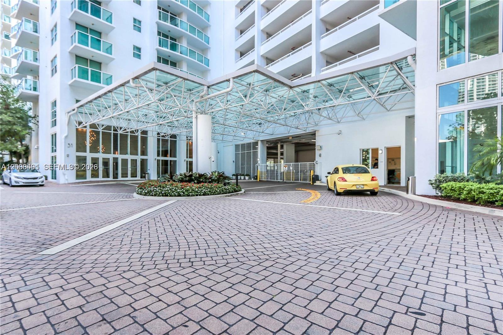 31 SE 5th St #4212, Miami FL 33131