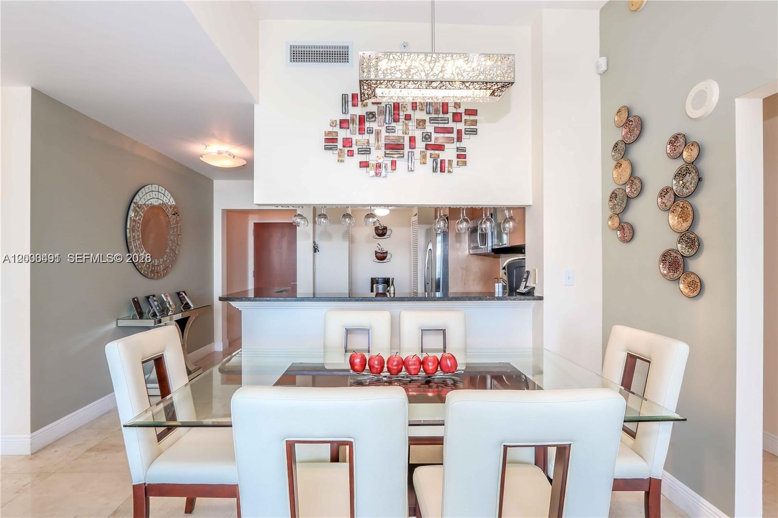 31 SE 5th St #4212, Miami FL 33131